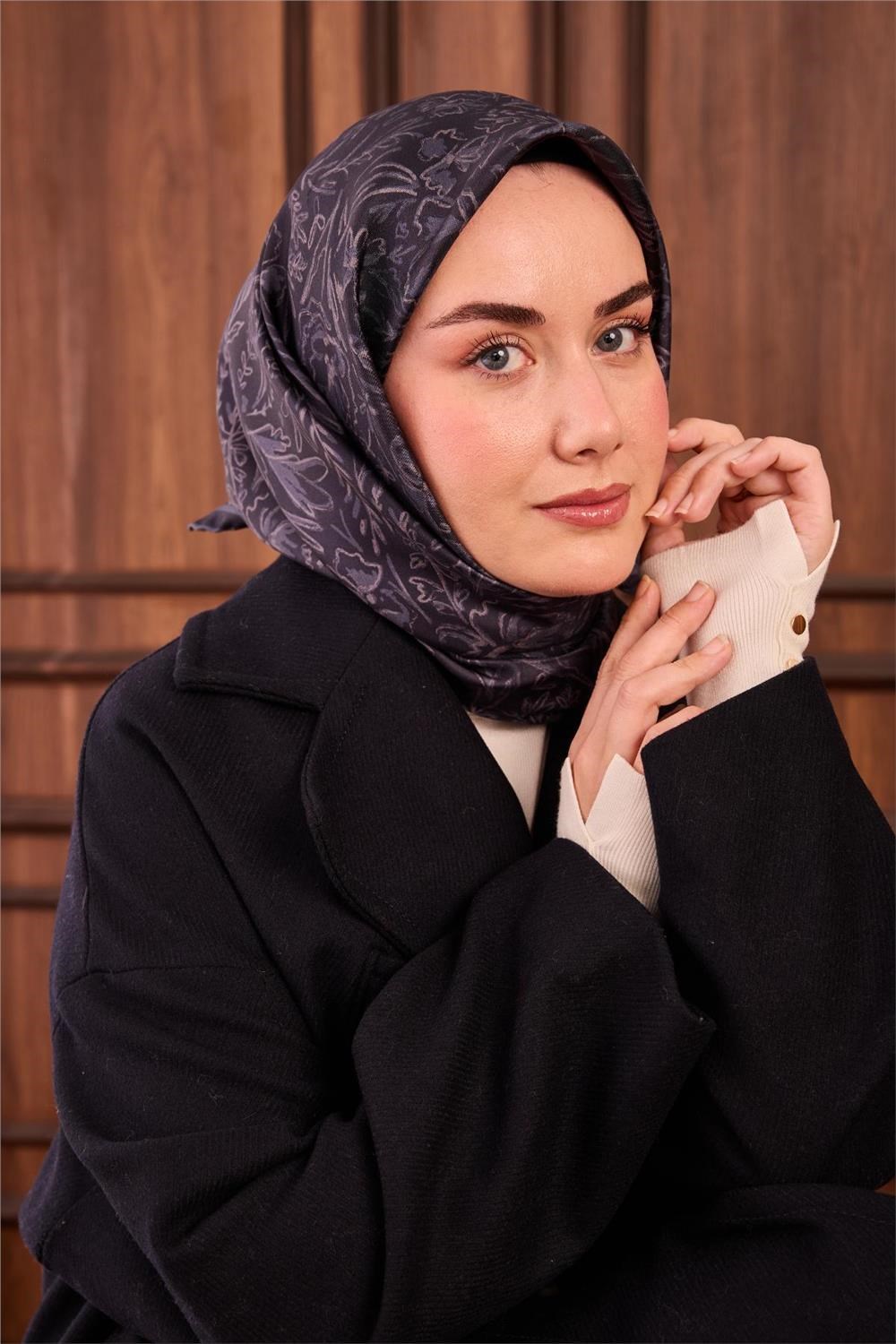 Twill İpek Eşarp Lacivert Çiçek Desenli Tok Duruşlu 90x90