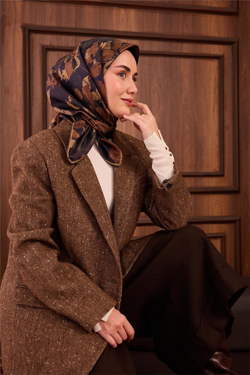 Twill İpek Eşarp Lacivert Çiçek Desenli Tok Duruşlu 90x90