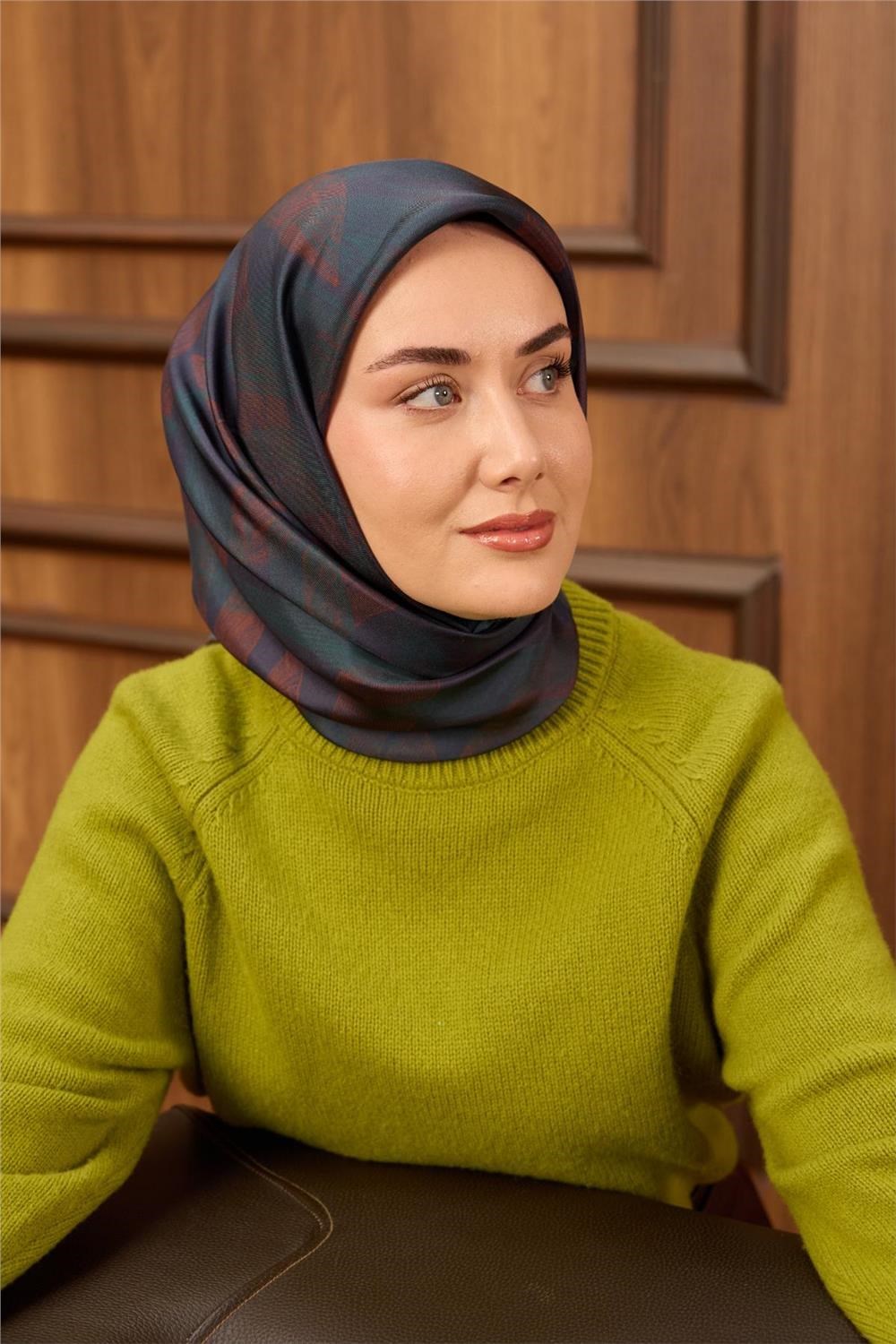 Twill İpek Eşarp Lacivert-Kiremit Desenli Tok Duruşlu 90x90