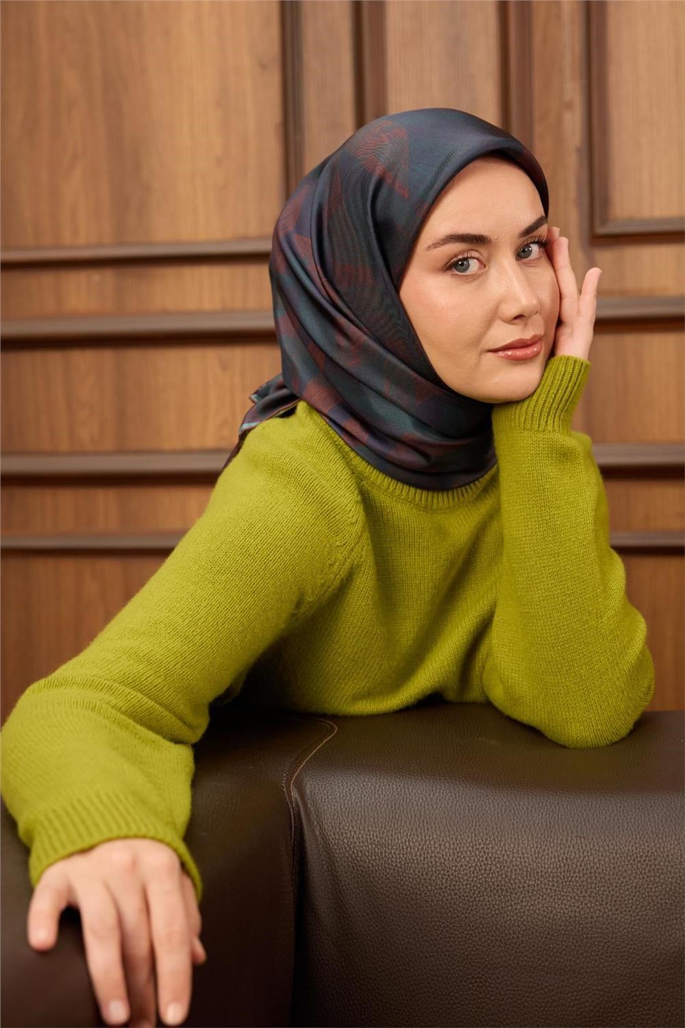 Twill İpek Eşarp Lacivert-Kiremit Desenli Tok Duruşlu 90x90