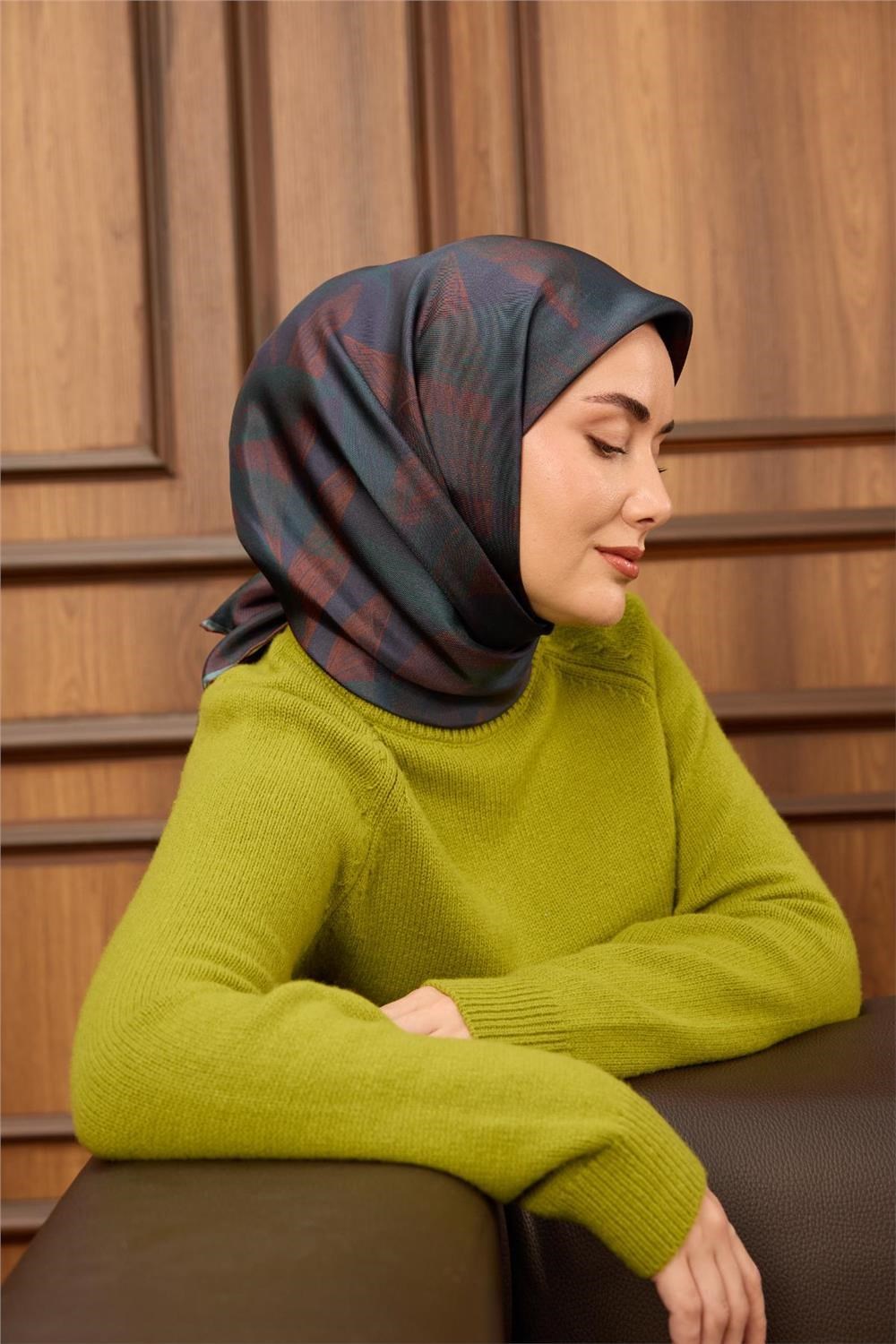 Twill İpek Eşarp Lacivert-Kiremit Desenli Tok Duruşlu 90x90