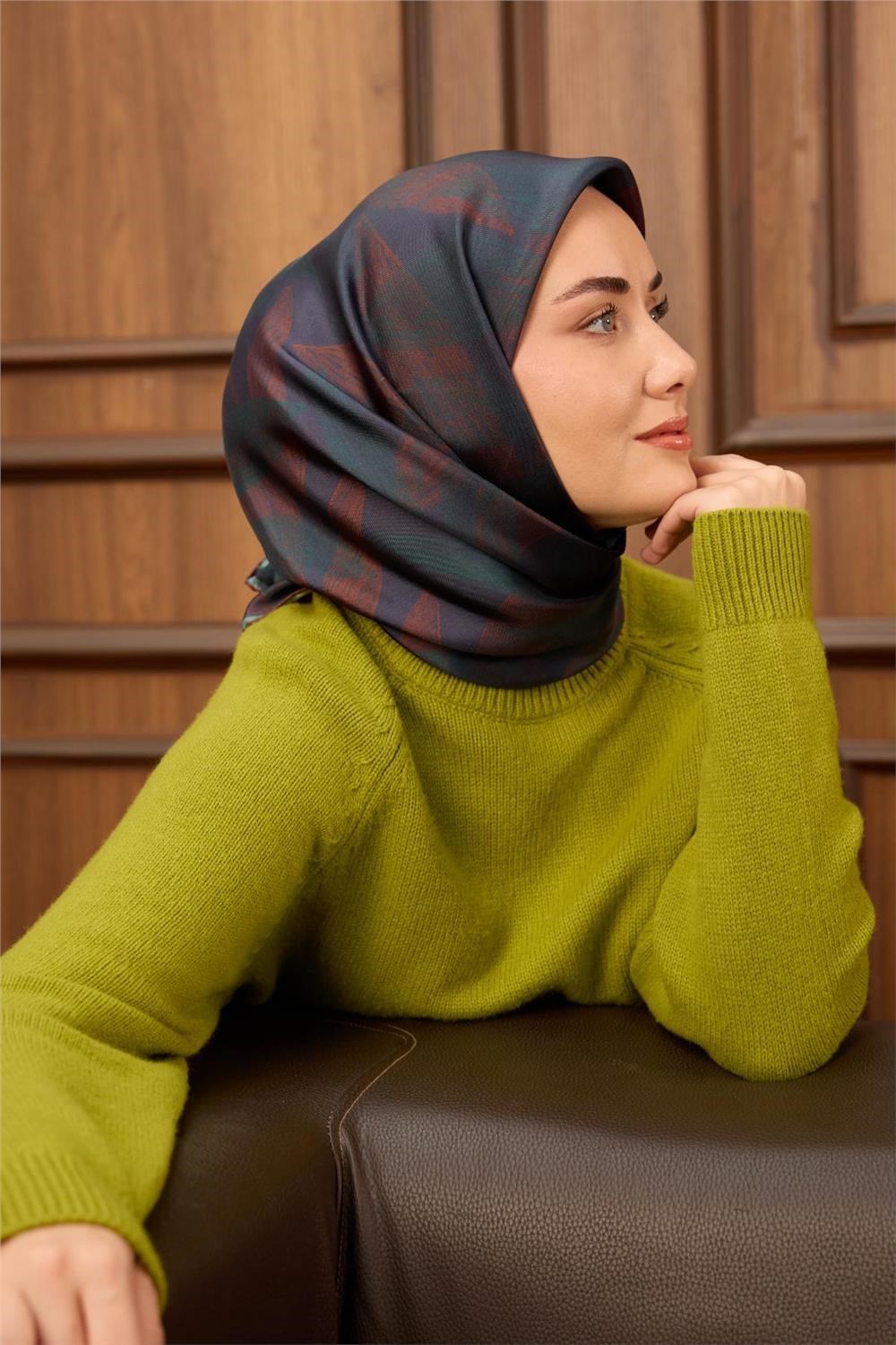 Twill İpek Eşarp Lacivert-Kiremit Desenli Tok Duruşlu 90x90