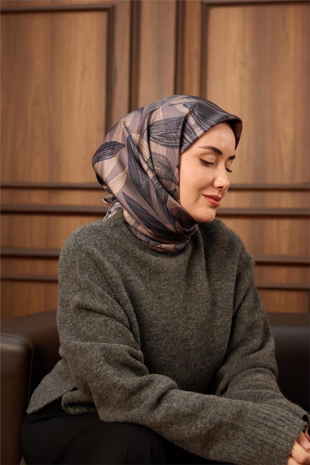 Twill İpek Eşarp Lacivert-Pastel Mor Vizon Geçişli Kaymaz Tok Duruşlu 90x90