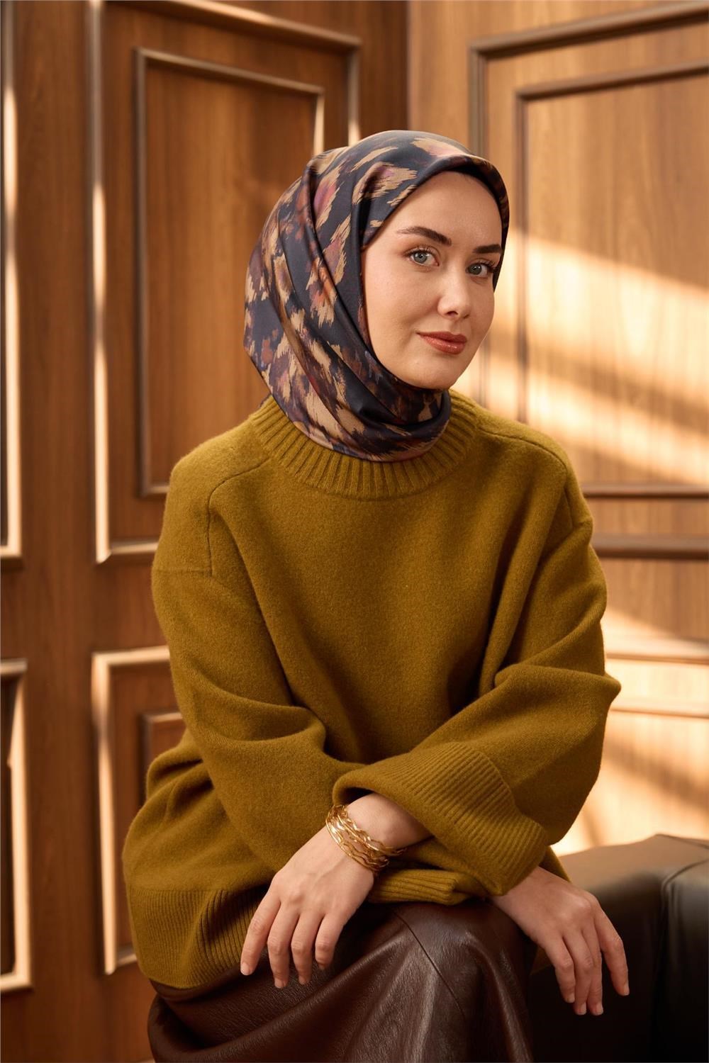 Twill İpek Eşarp Lacivert-Vizon Desenli Tok Duruşlu 90x90