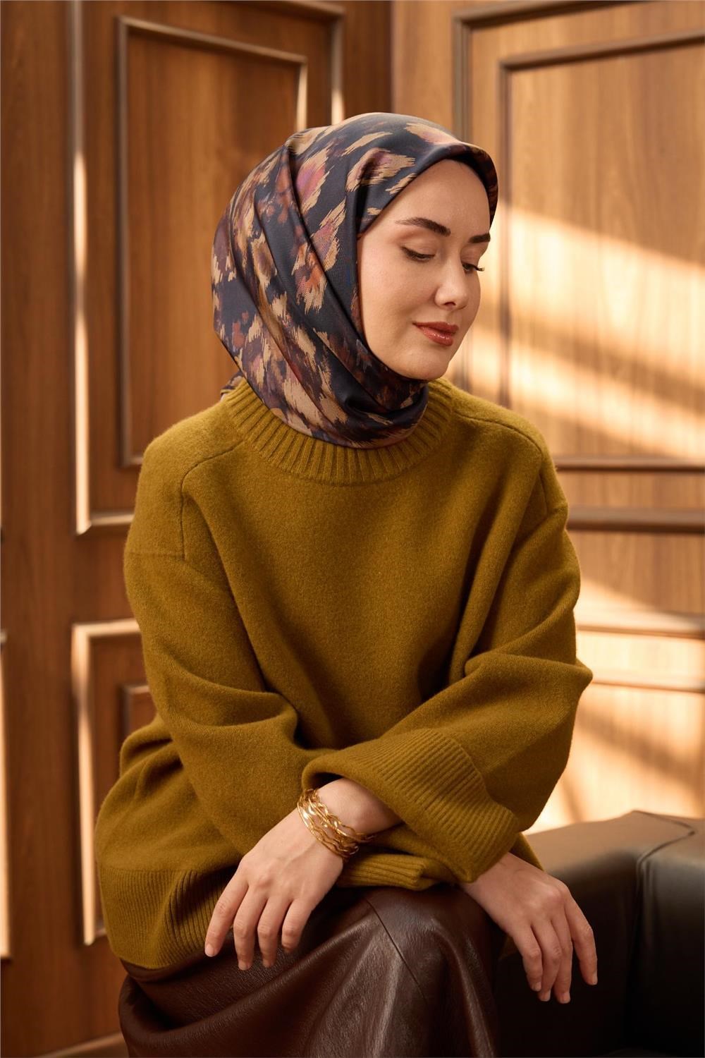 Twill İpek Eşarp Lacivert-Vizon Desenli Tok Duruşlu 90x90