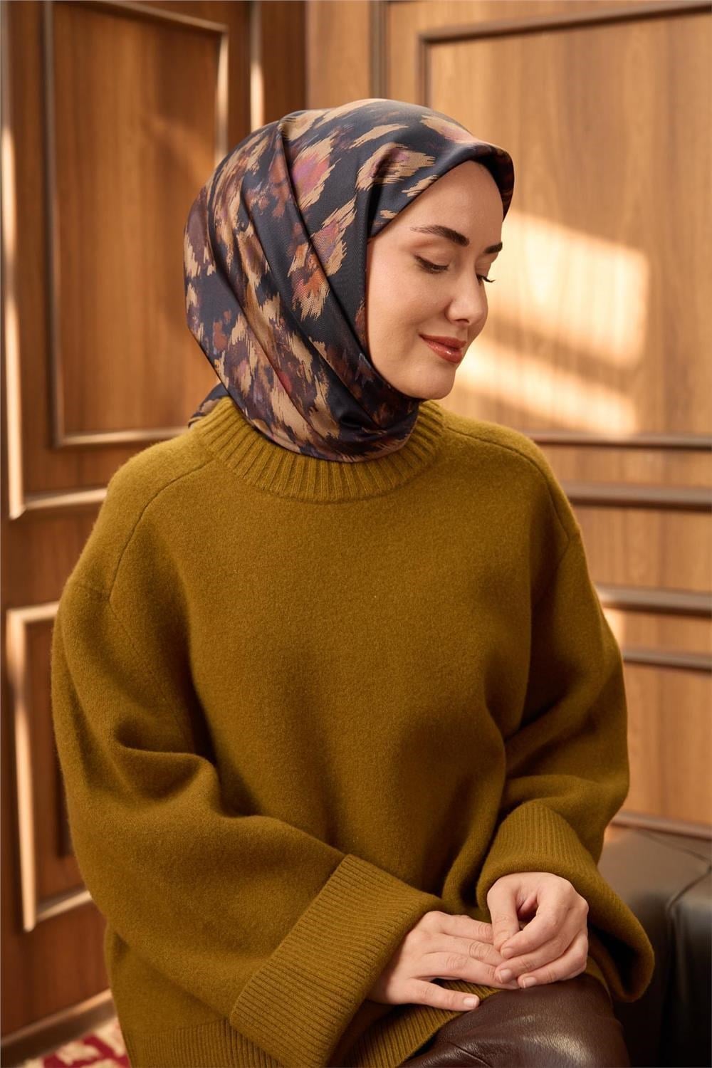 Twill İpek Eşarp Lacivert-Vizon Desenli Tok Duruşlu 90x90
