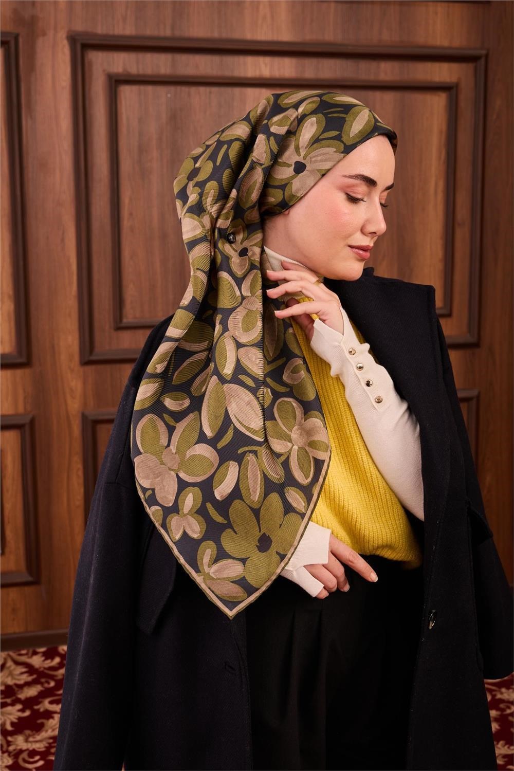 Twill İpek Eşarp Lacivert Yeşil Vizon Papatya Desenli Tok Duruşlu 90x90
