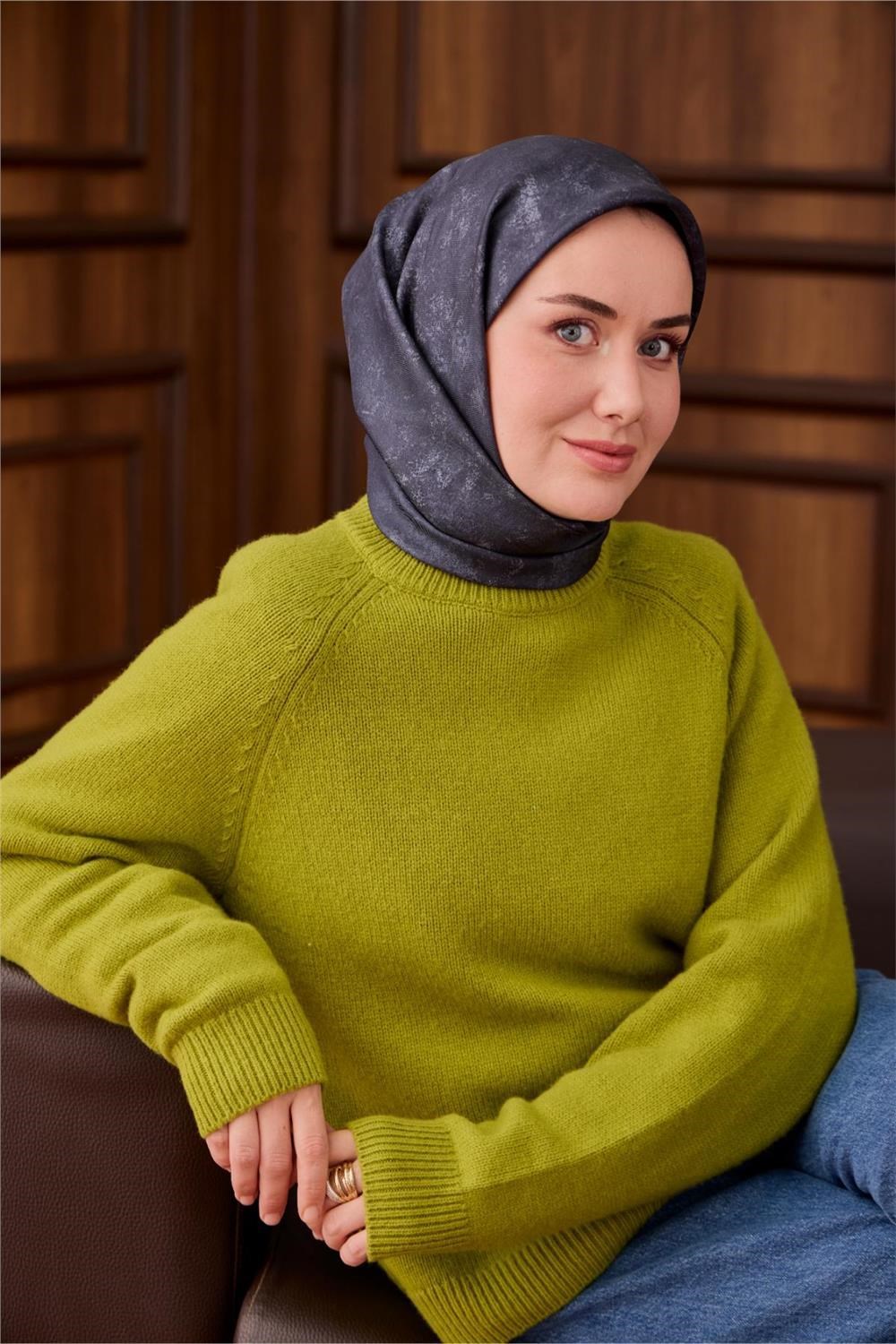 Twill İpek Eşarp Lacivert–Bebe Mavi Desenli Tok Duruşlu 90x90