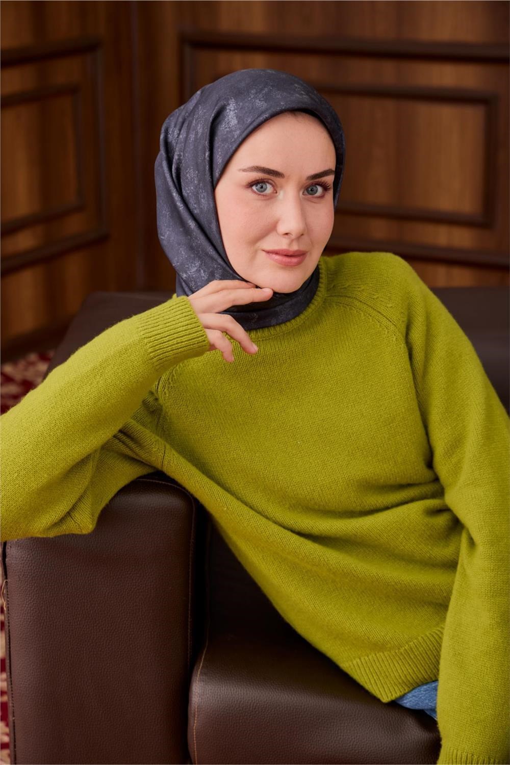 Twill İpek Eşarp Lacivert–Bebe Mavi Desenli Tok Duruşlu 90x90