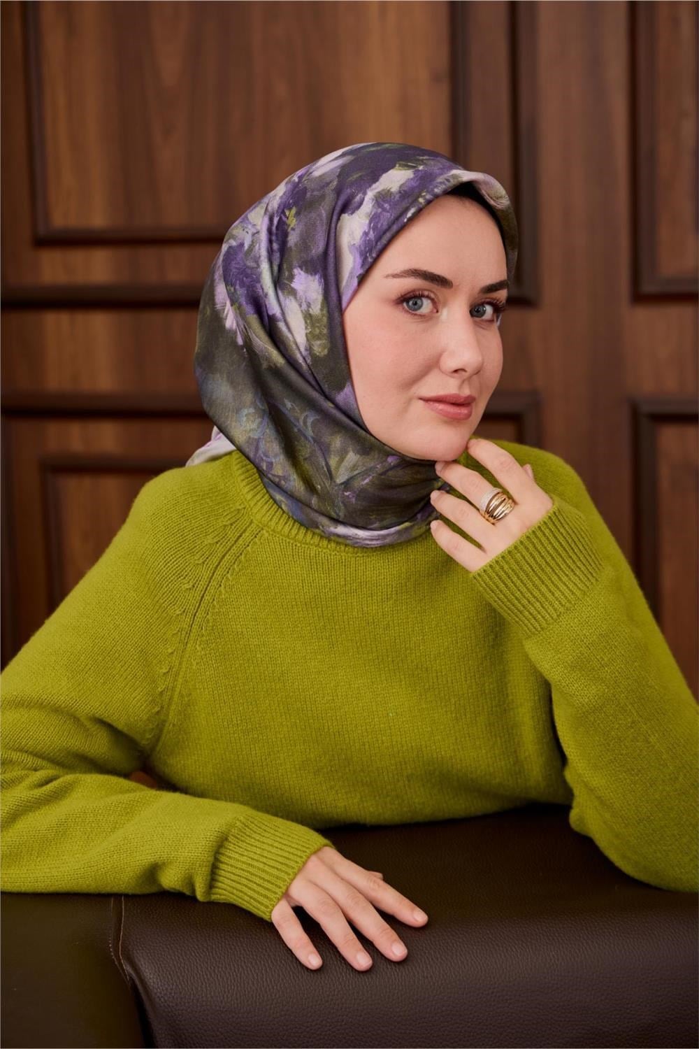 Twill İpek Eşarp Leylak-Yeşil Desenli Tok Duruşlu 90x90