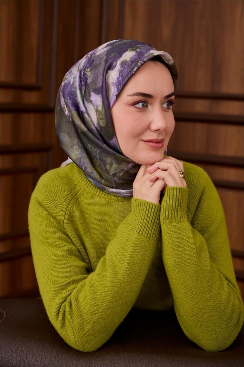 Twill İpek Eşarp Leylak-Yeşil Desenli Tok Duruşlu 90x90