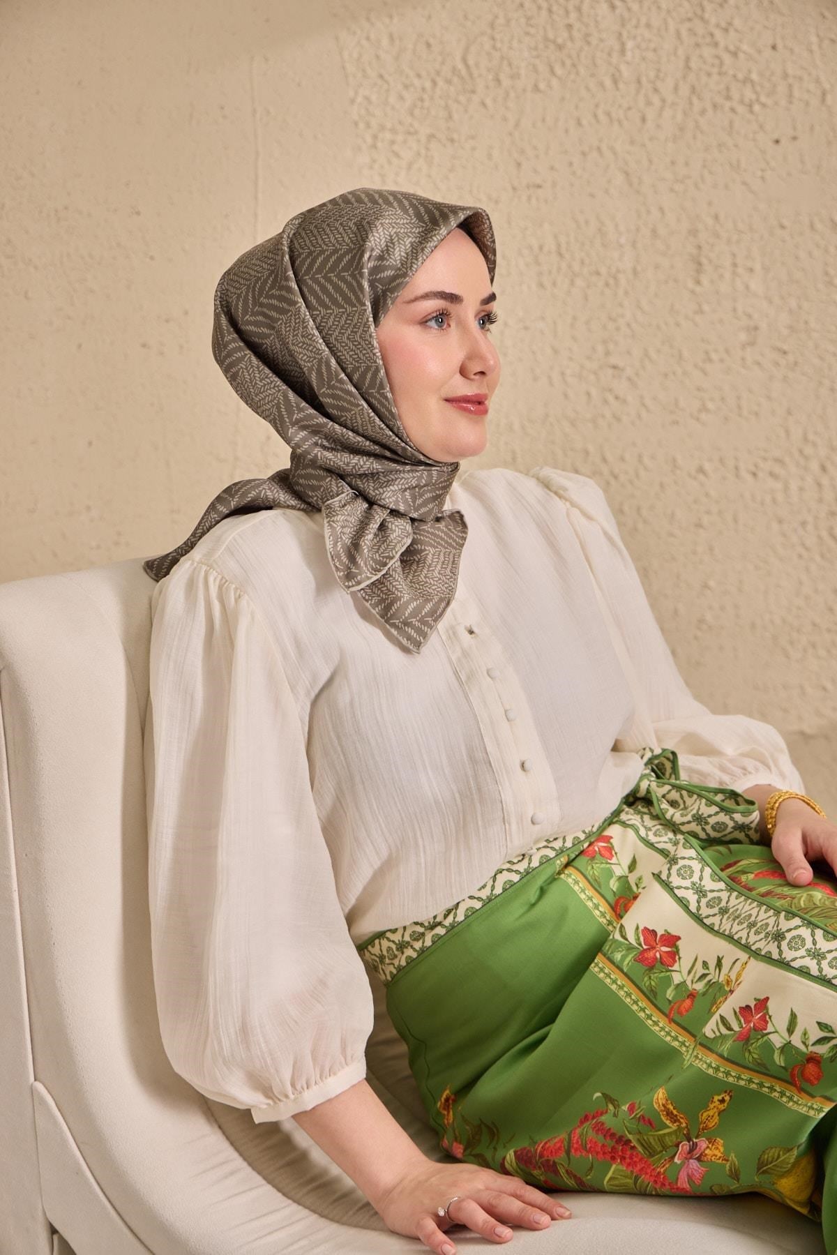 Twill İpek Eşarp Minimal Desen Küf Yeşili 90x90