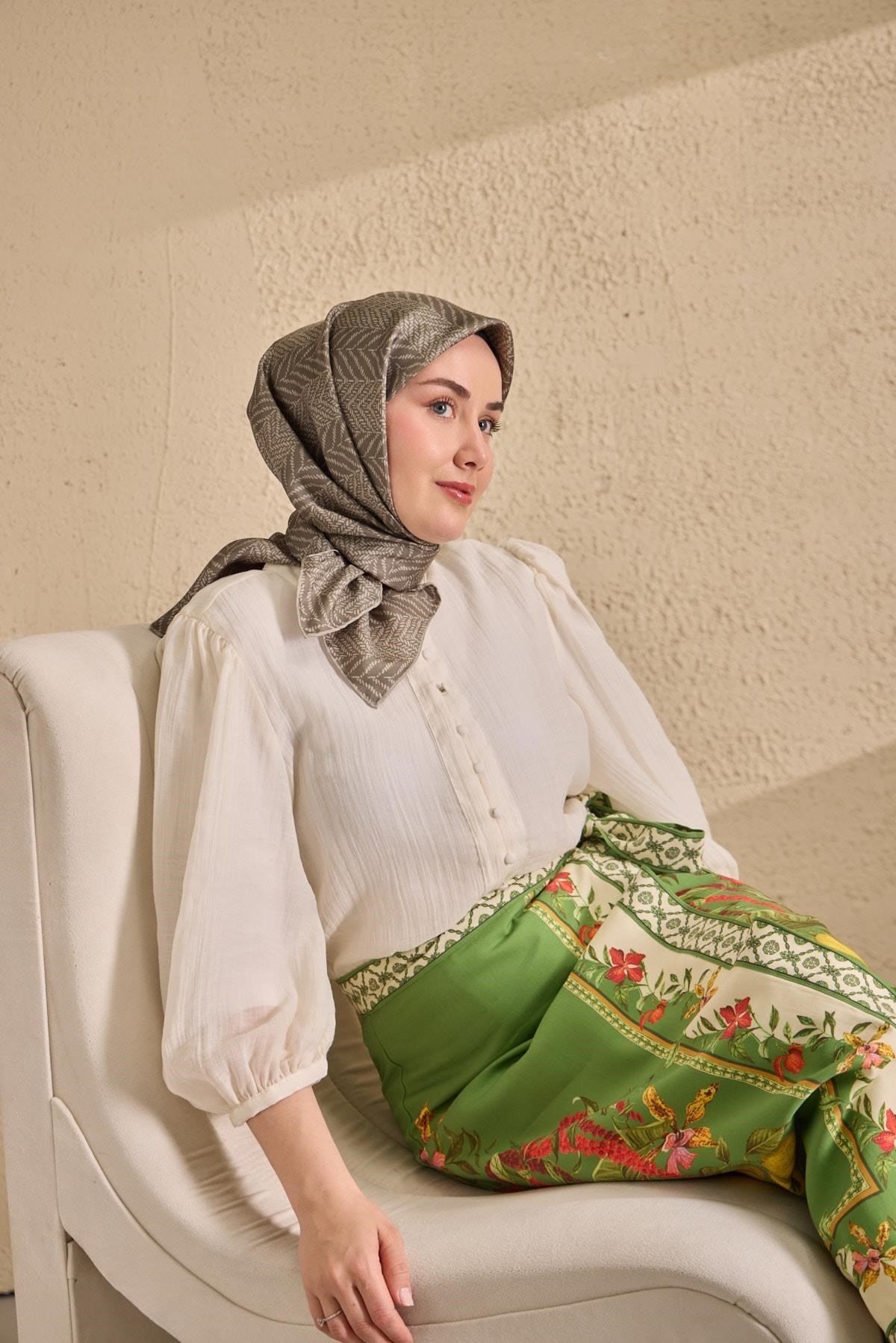 Twill İpek Eşarp Minimal Desen Küf Yeşili 90x90