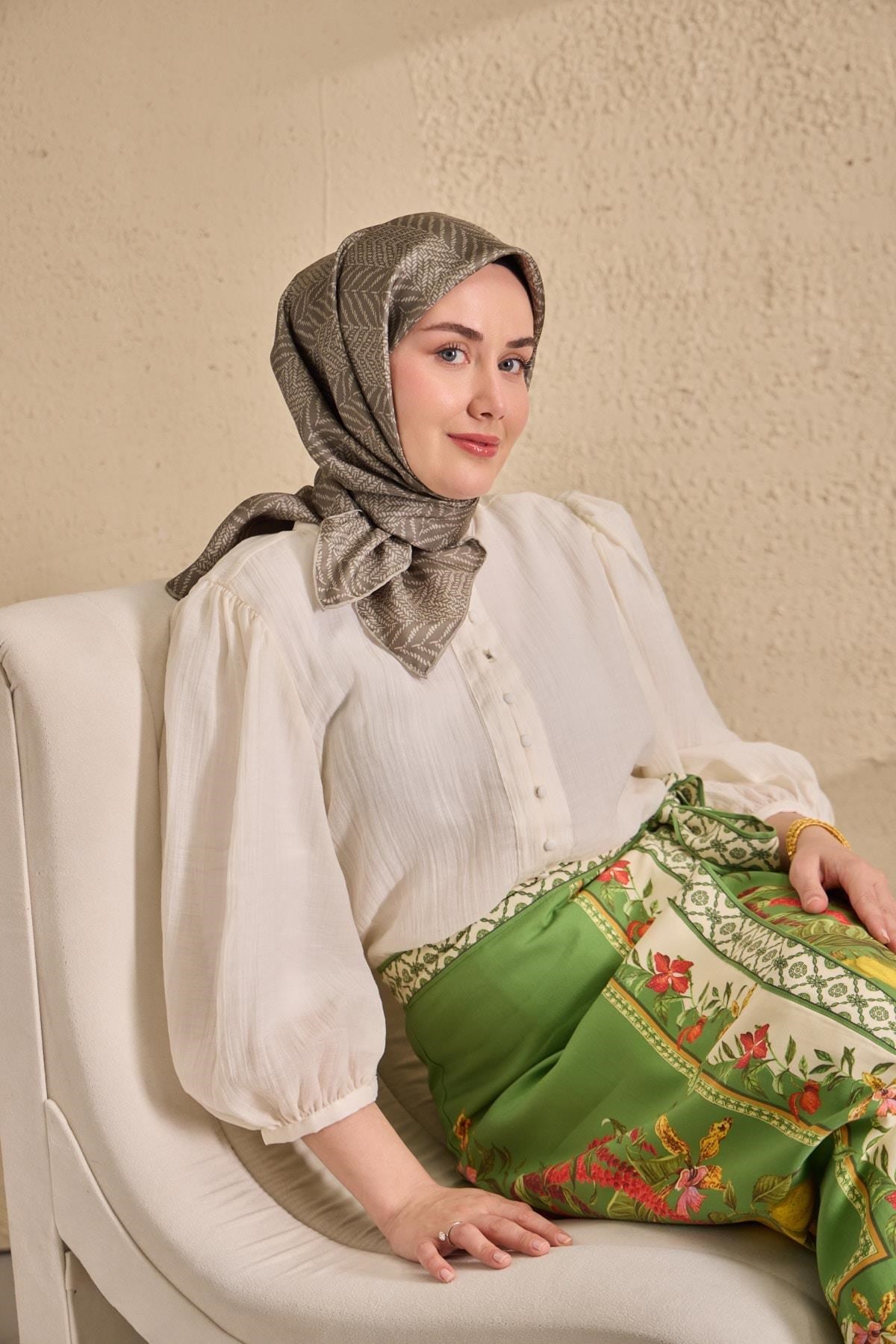 Twill İpek Eşarp Minimal Desen Küf Yeşili 90x90