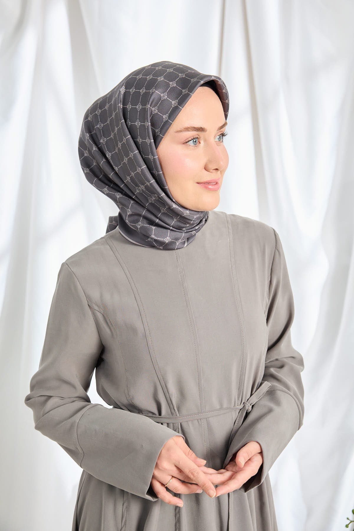 Twill İpek Eşarp Monogram Füme