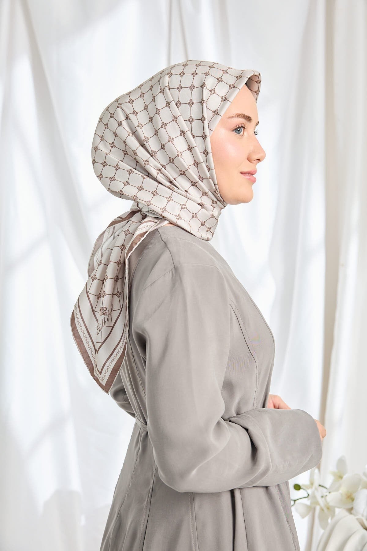 Twill İpek Eşarp Monogram Kahverengi