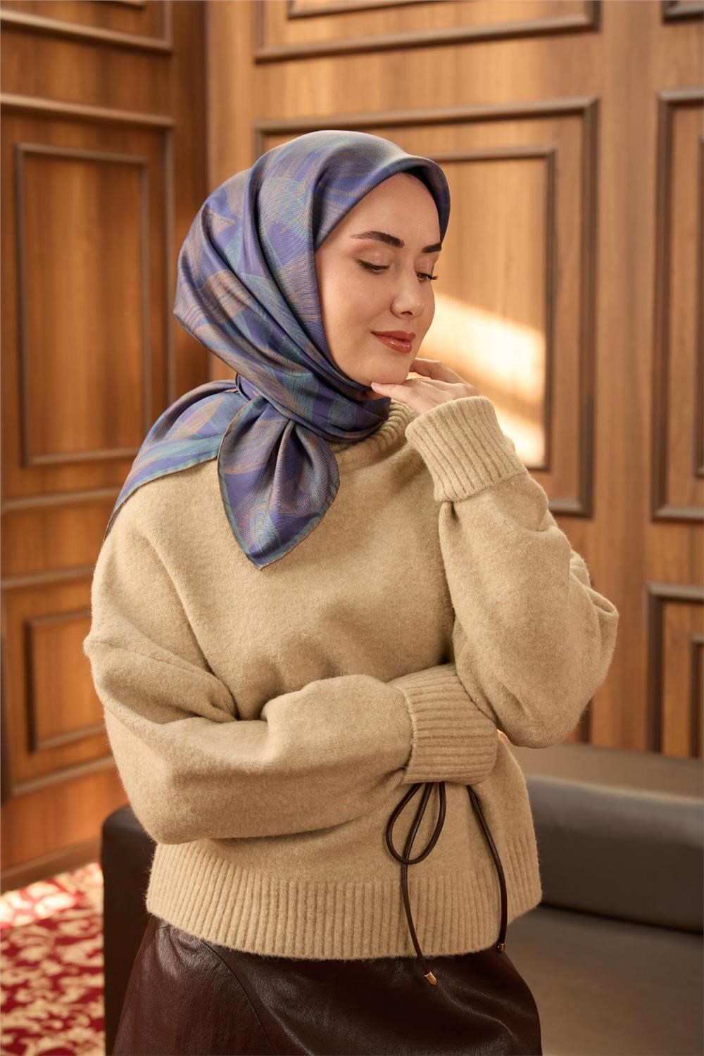Twill İpek Eşarp Mor-Civert Vizon Çağla Geçişli Kaymaz Tok Duruşlu 90x90