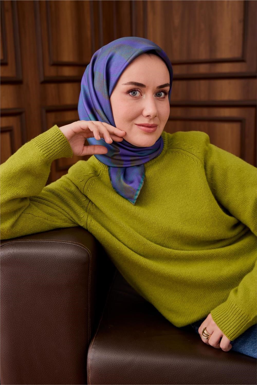 Twill İpek Eşarp Mor-Civert Yeşil Geçişli Kaymaz Tok Duruşlu 90x90