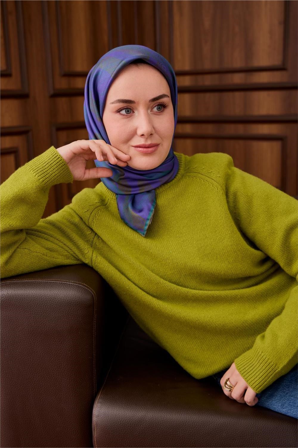 Twill İpek Eşarp Mor-Civert Yeşil Geçişli Kaymaz Tok Duruşlu 90x90