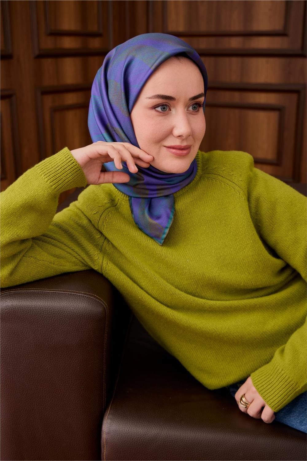 Twill İpek Eşarp Mor-Civert Yeşil Geçişli Kaymaz Tok Duruşlu 90x90