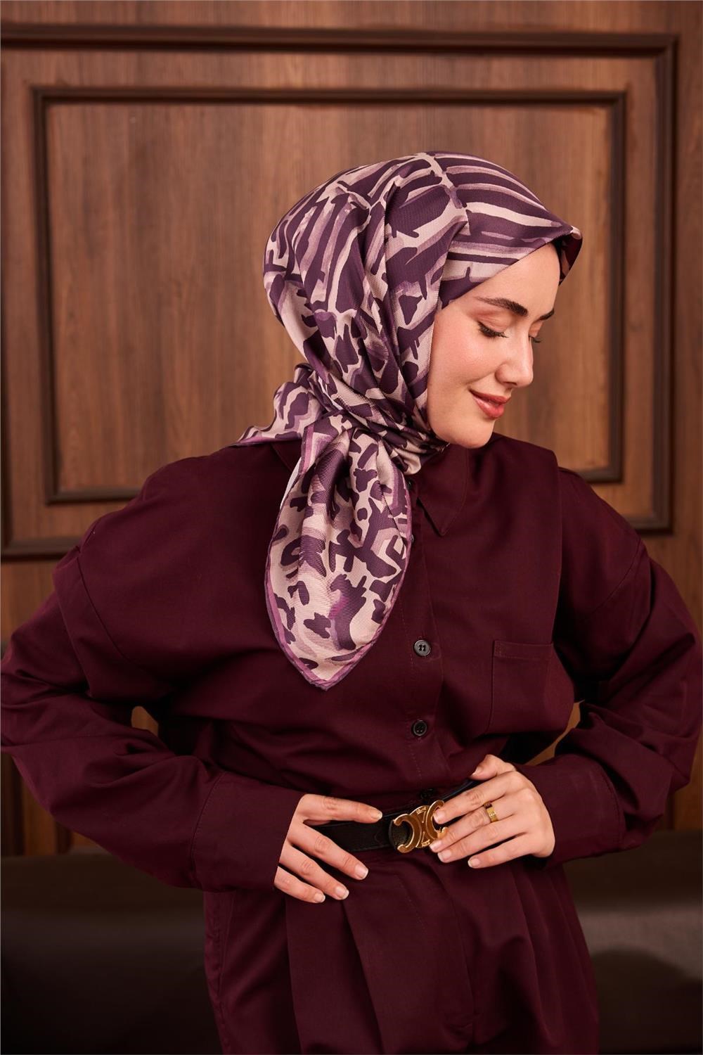 Twill İpek Eşarp Mor-Erguvan Desenli Tok Duruşlu 90x90