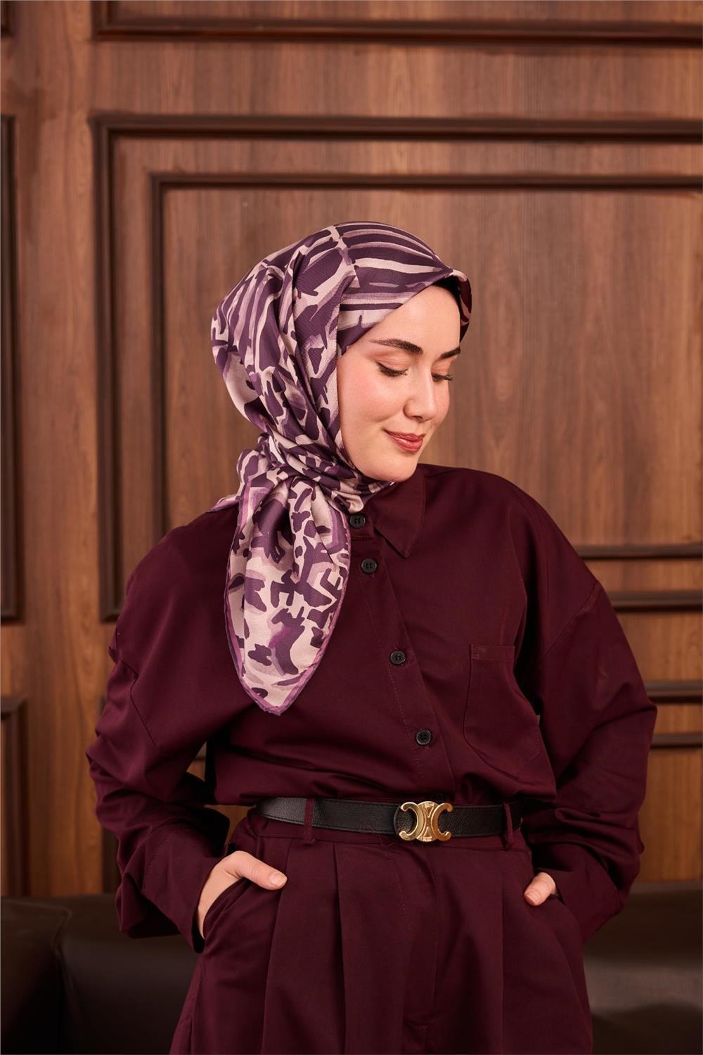 Twill İpek Eşarp Mor-Erguvan Desenli Tok Duruşlu 90x90
