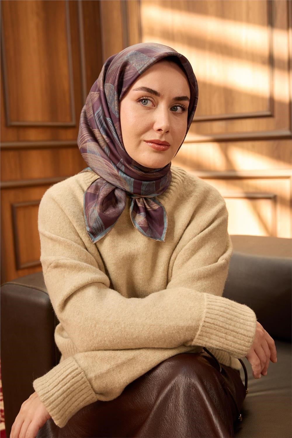 Twill İpek Eşarp Mürdüm-Karolina Mavisi Vizon Geçişli Kaymaz Tok Duruşlu 90x90