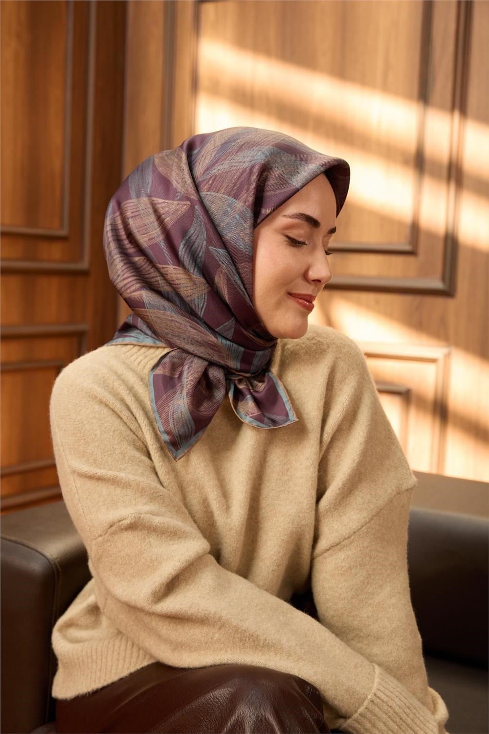 Twill İpek Eşarp Mürdüm-Karolina Mavisi Vizon Geçişli Kaymaz Tok Duruşlu 90x90