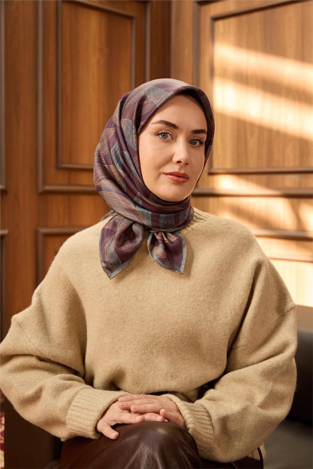Twill İpek Eşarp Mürdüm-Karolina Mavisi Vizon Geçişli Kaymaz Tok Duruşlu 90x90