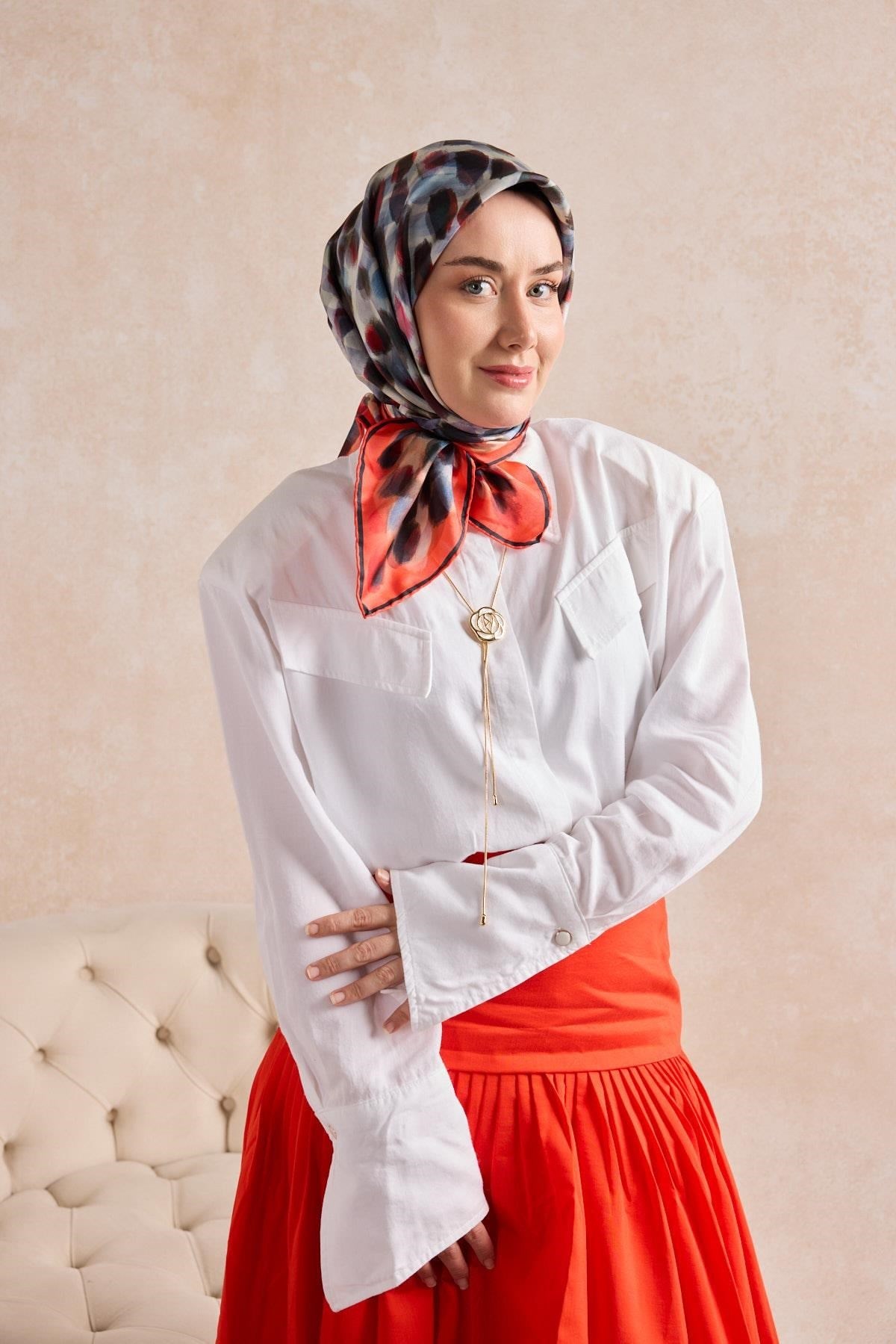 Twill İpek Eşarp Noiré Narçiçeği 90x90
