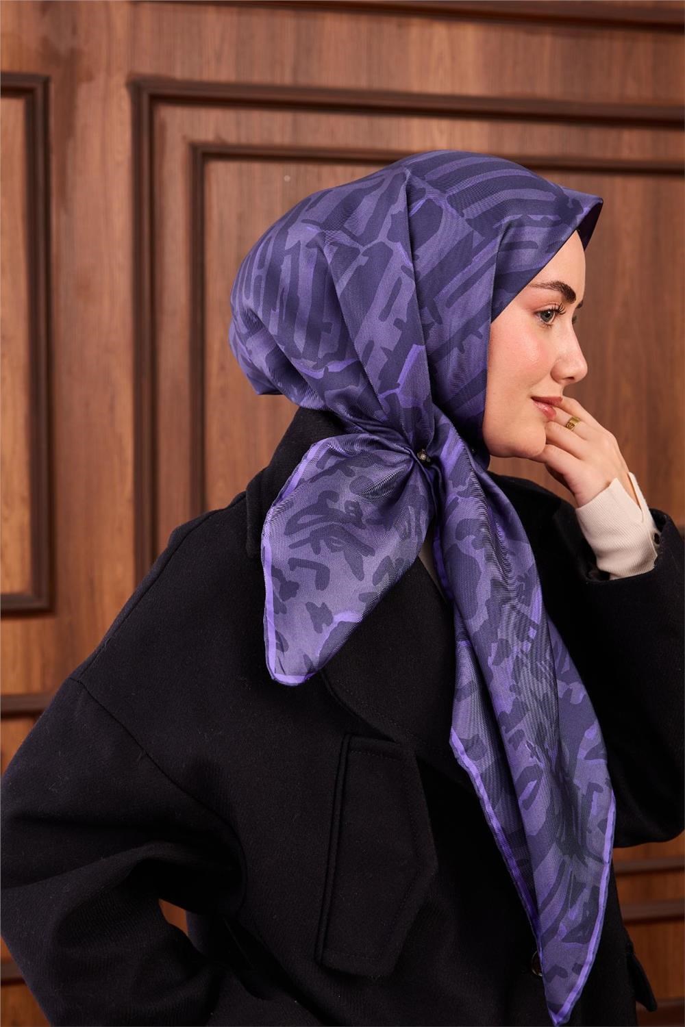 Twill İpek Eşarp Pastel Lila–Lacivert–Eflatun Desenli Tok Duruşlu 90x90