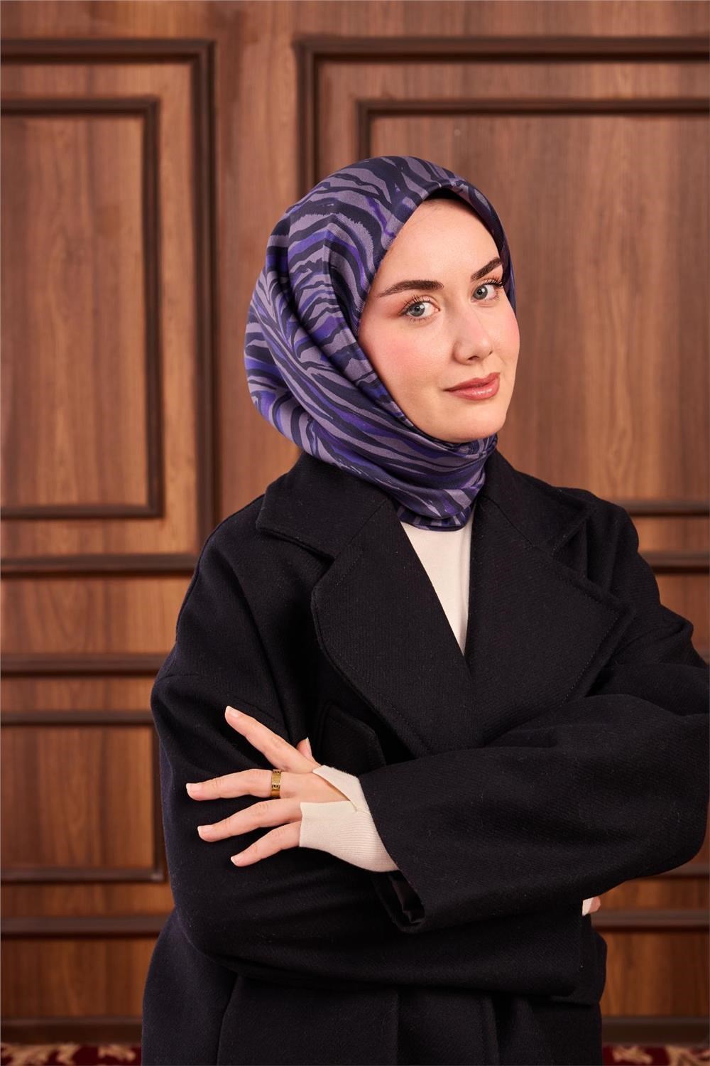 Twill İpek Eşarp Pastel Mor Geometrik Desenli Tok Duruşlu 90x90
