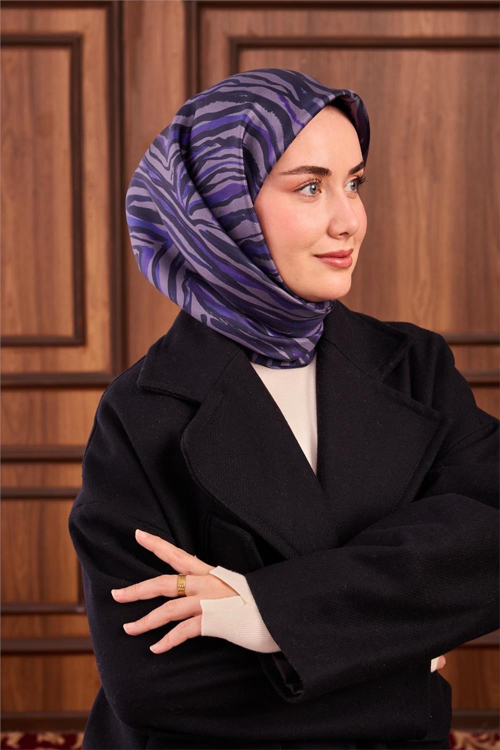 Twill İpek Eşarp Pastel Mor Geometrik Desenli Tok Duruşlu 90x90