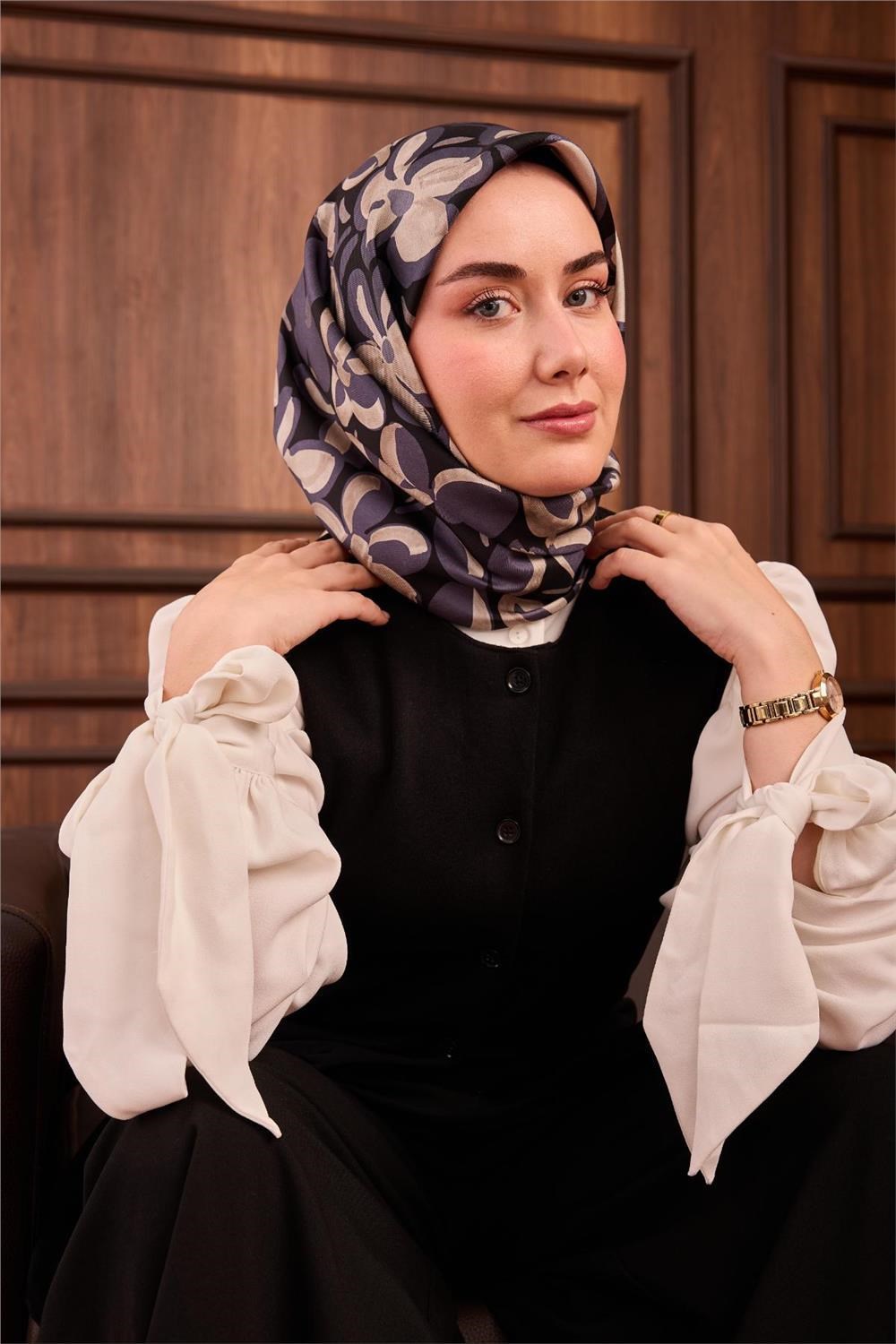 Twill İpek Eşarp Pastel Mor Taş Siyah Papatya Desenli Tok Duruşlu 90x90