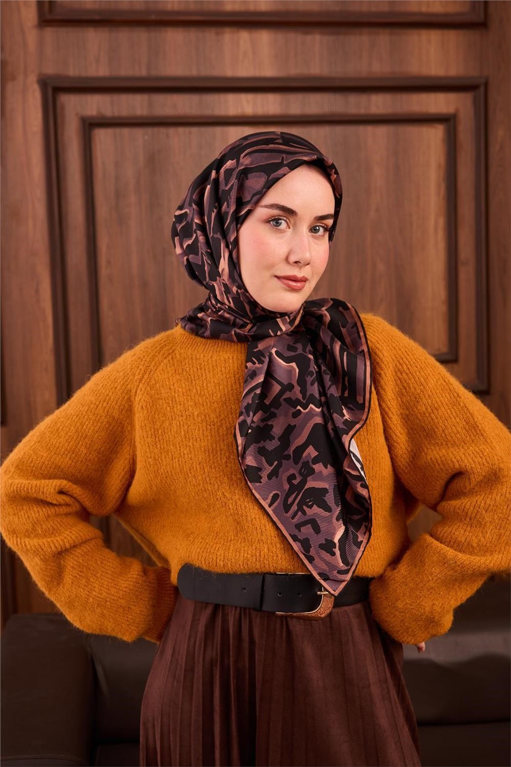 Twill İpek Eşarp Pastel Mor–Siyah–Soğan Kabuğu Desenli Tok Duruşlu 90x90