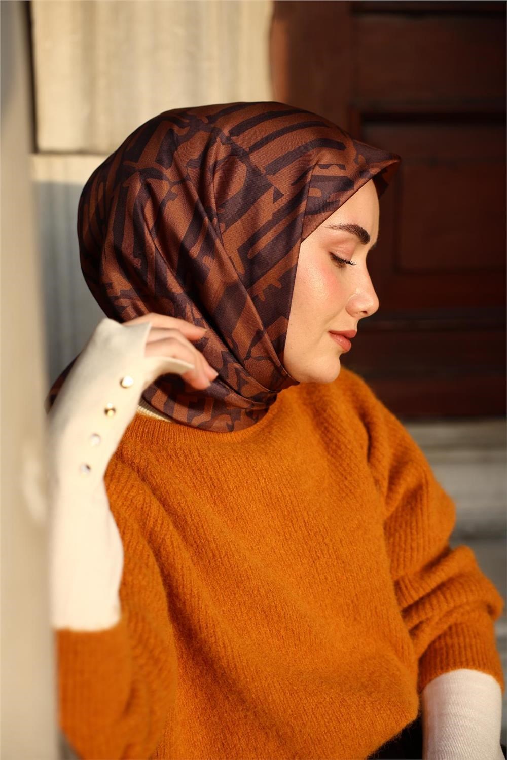 Twill İpek Eşarp Pastel Mor–Soğan Kabuğu–Taba Desenli Tok Duruşlu 90x90