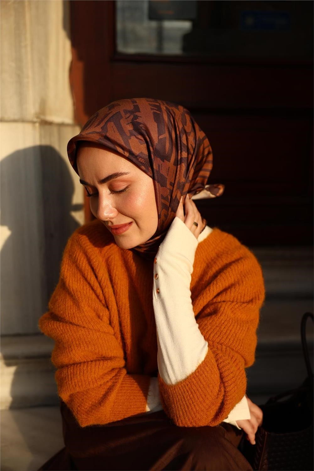 Twill İpek Eşarp Pastel Mor–Soğan Kabuğu–Taba Desenli Tok Duruşlu 90x90
