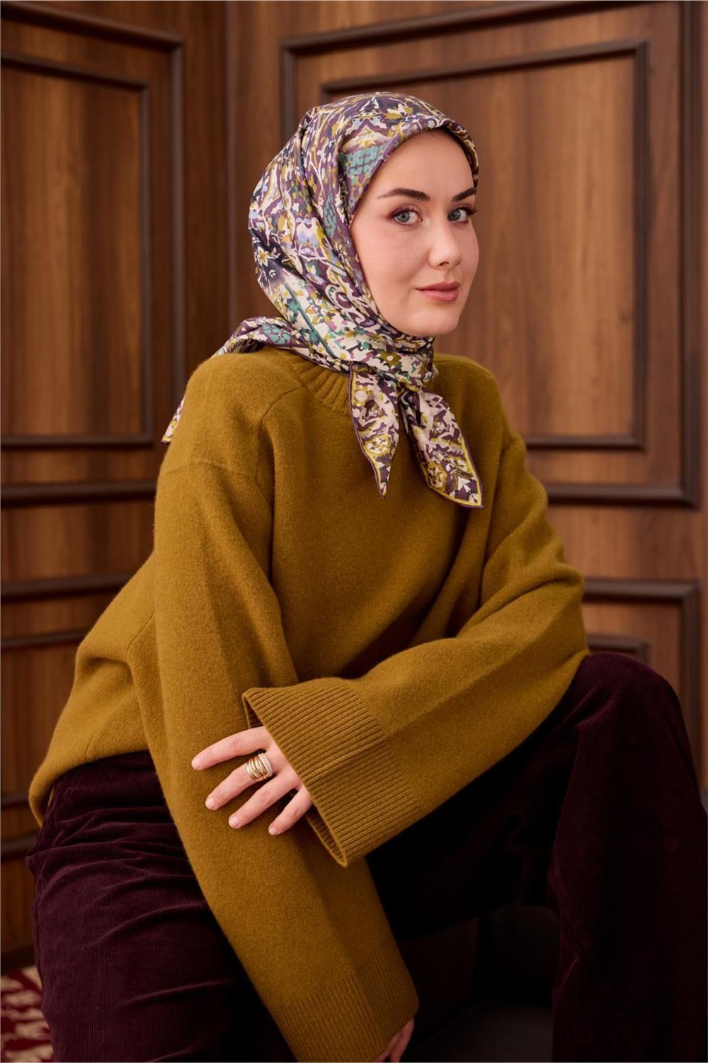Twill İpek Eşarp Patina-Yağ Yeşili Desenli Tok Duruşlu 90x90