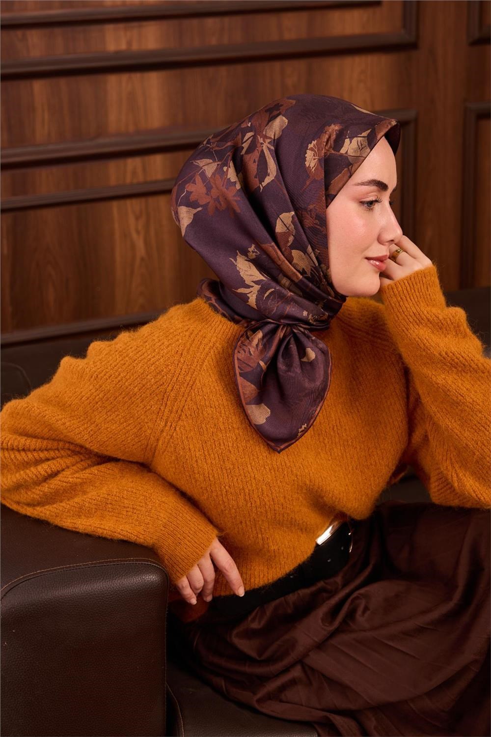 Twill İpek Eşarp Patlıcan Moru Çiçek Desenli Tok Duruşlu 90x90
