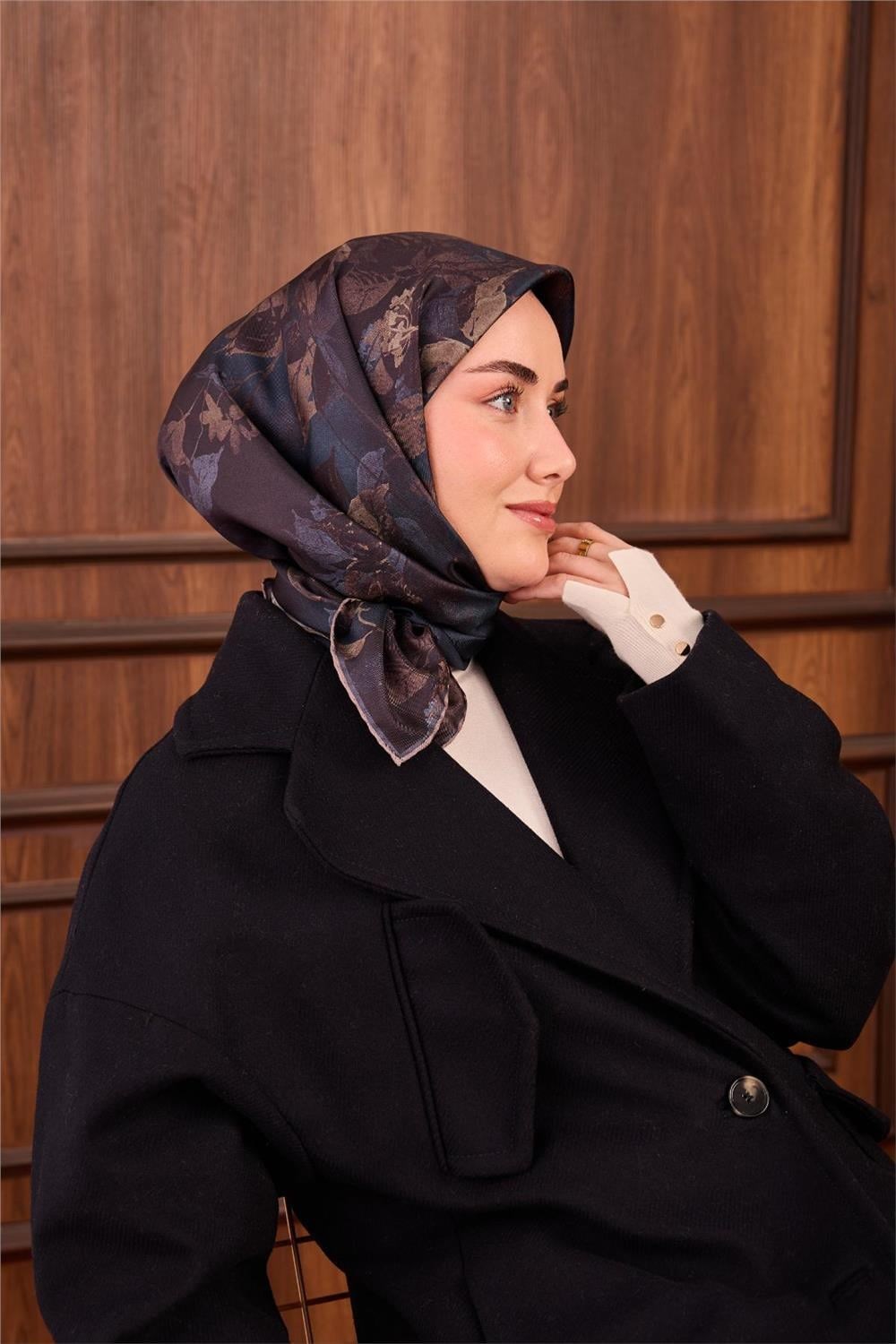 Twill İpek Eşarp Petrol Mavi-Yeşil Çiçek Desenli Tok Duruşlu Kaymaz 90x90