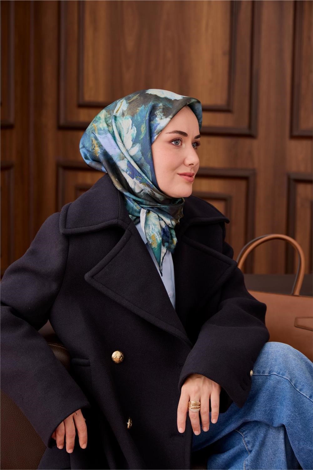 Twill İpek Eşarp Petrol Mavi-Yeşil Desenli Tok Duruşlu 90x90