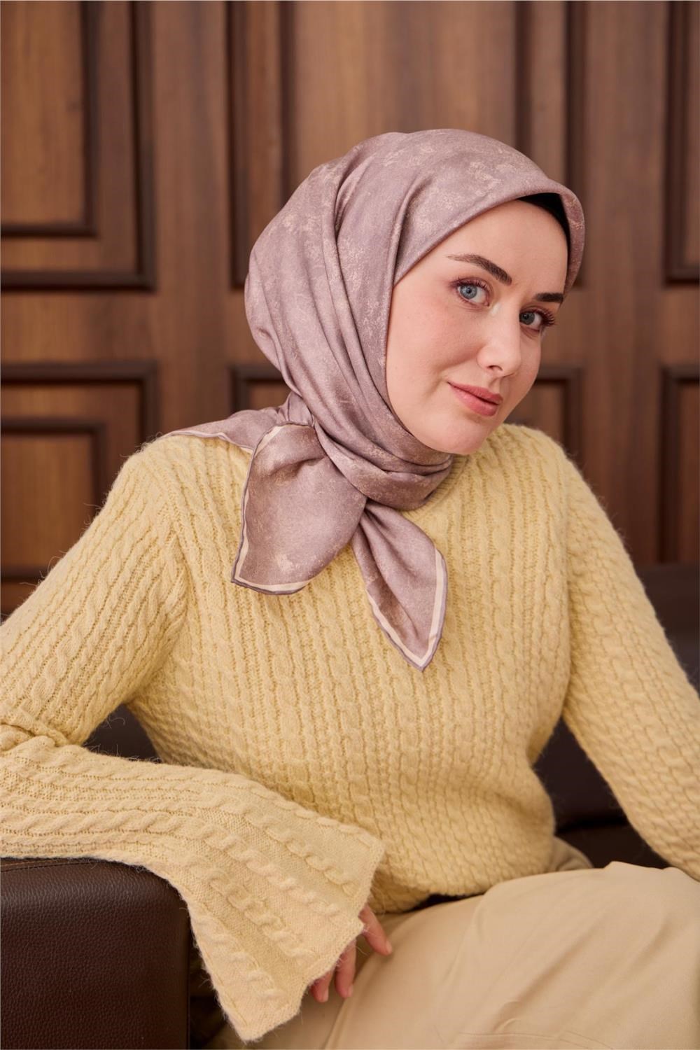 Twill İpek Eşarp Pudra Vizon Tonlu Desenli Tok Duruşlu 90x90