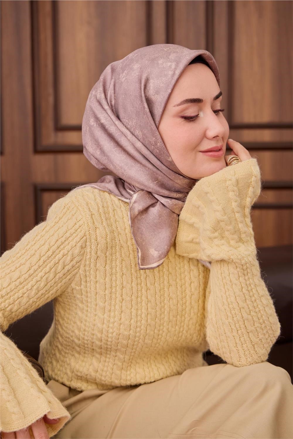 Twill İpek Eşarp Pudra Vizon Tonlu Desenli Tok Duruşlu 90x90