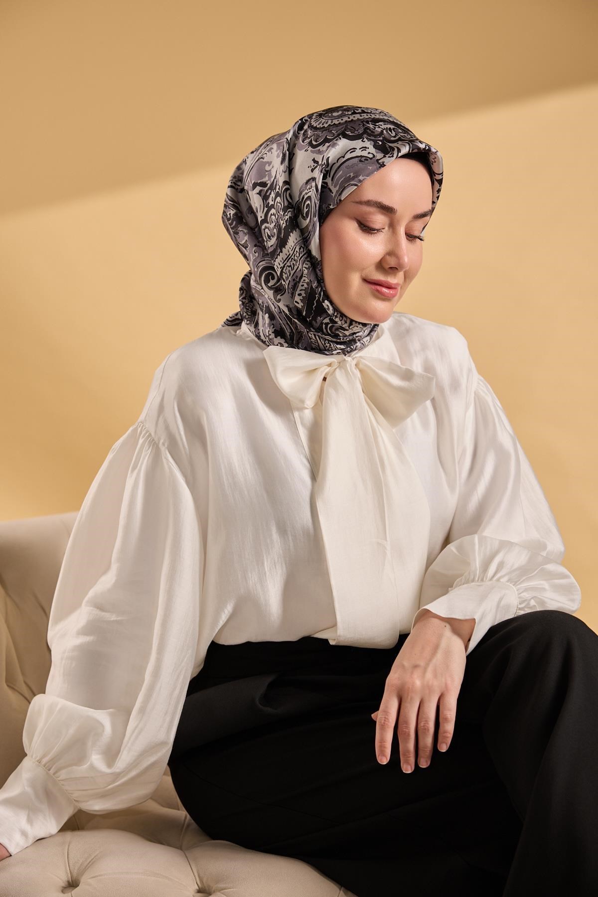 Twill İpek Eşarp Royale Şal Desen Siyah 90x90