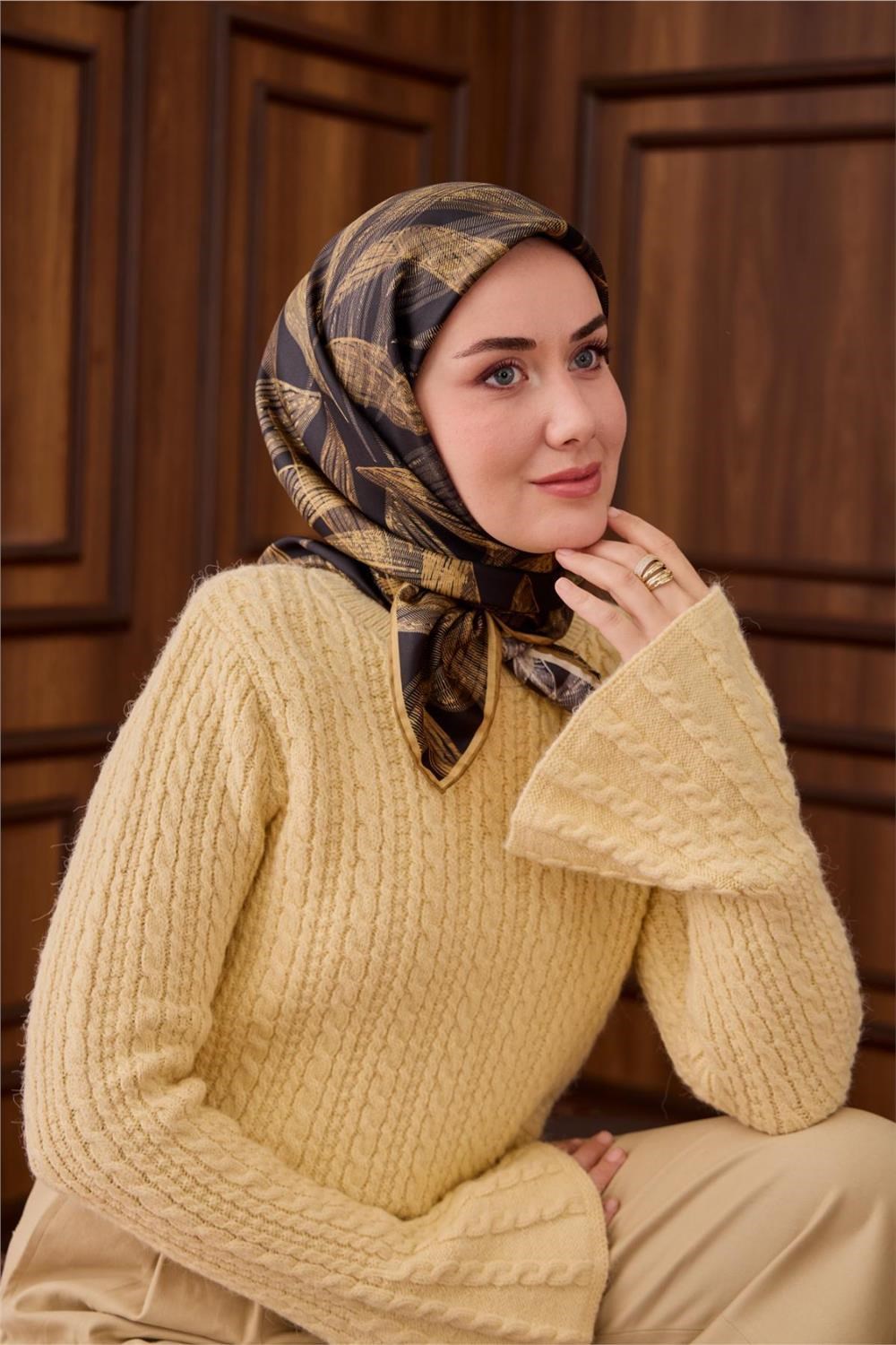 Twill İpek Eşarp Siyah-Açık Gold Gold Geçişli Kaymaz Tok Duruşlu 90x90