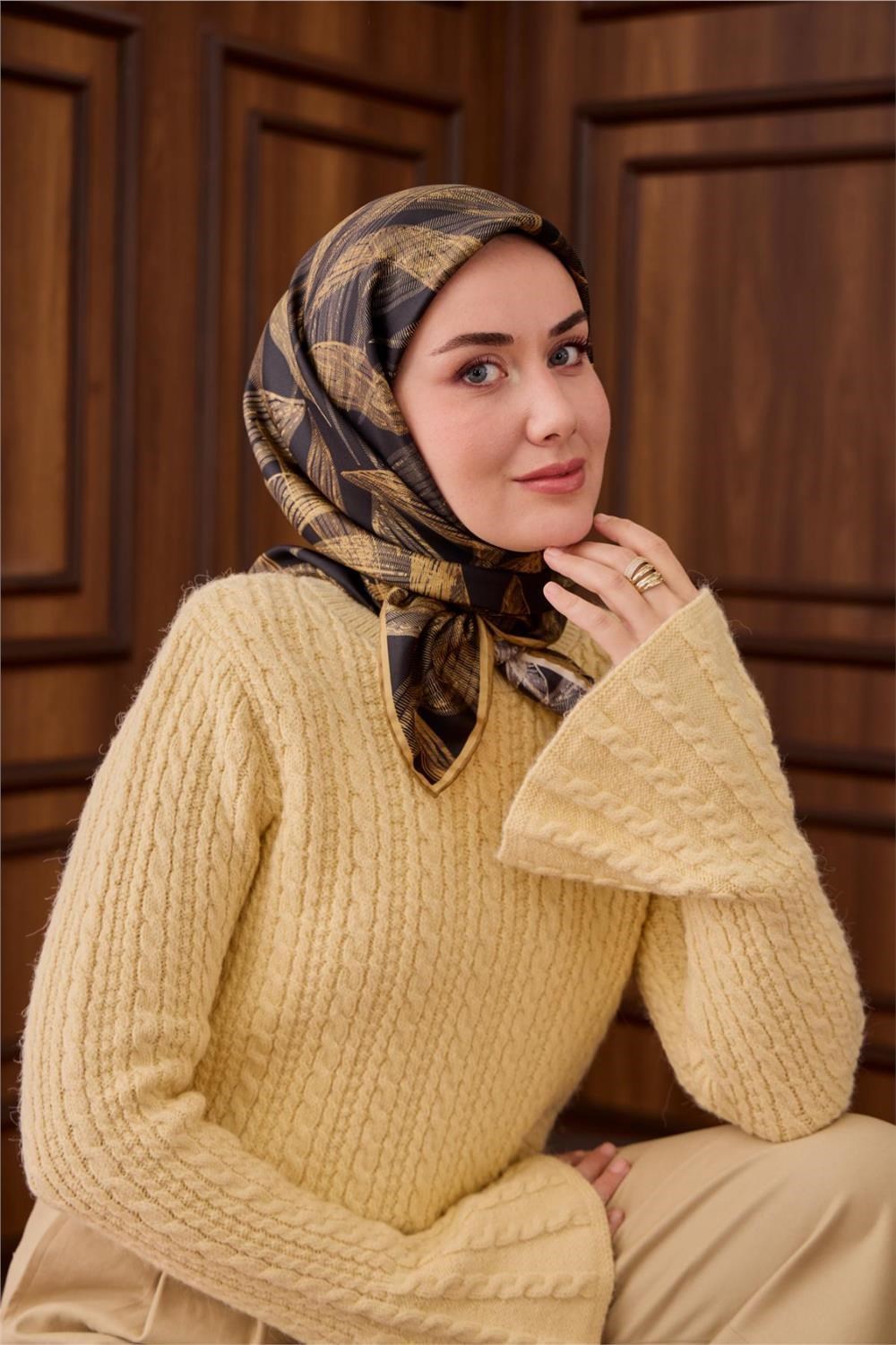 Twill İpek Eşarp Siyah-Açık Gold Gold Geçişli Kaymaz Tok Duruşlu 90x90