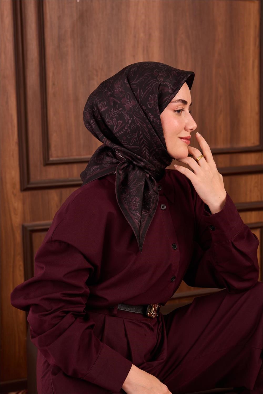 Twill İpek Eşarp Siyah Bordo Çiçek Desenli Tok Duruşlu 90x90