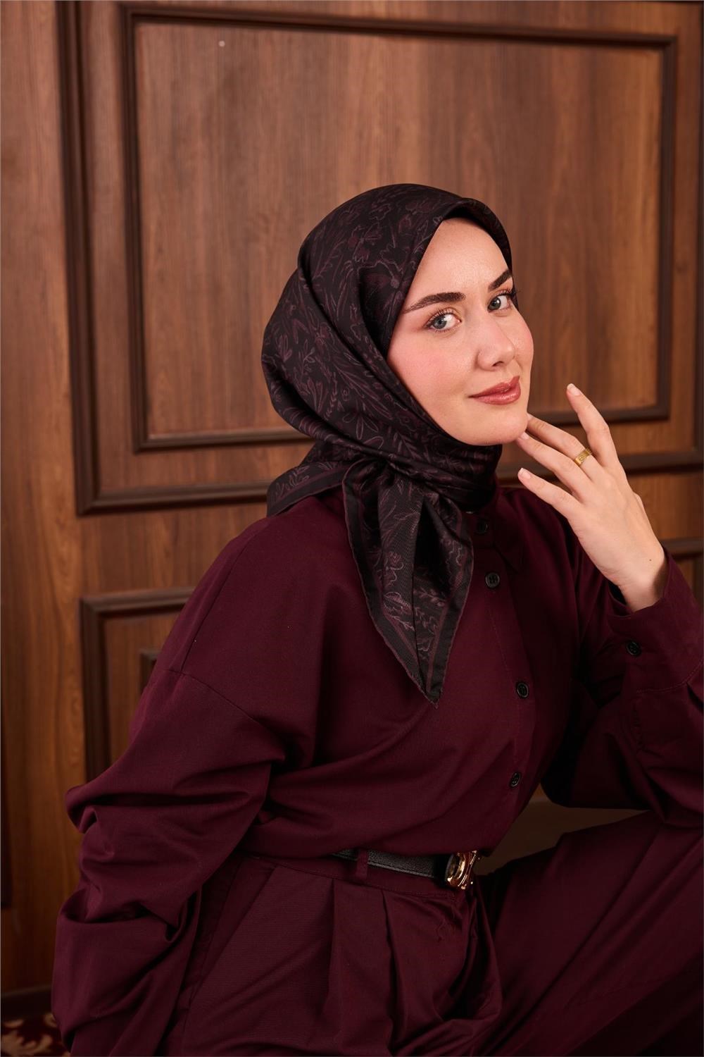 Twill İpek Eşarp Siyah Bordo Çiçek Desenli Tok Duruşlu 90x90