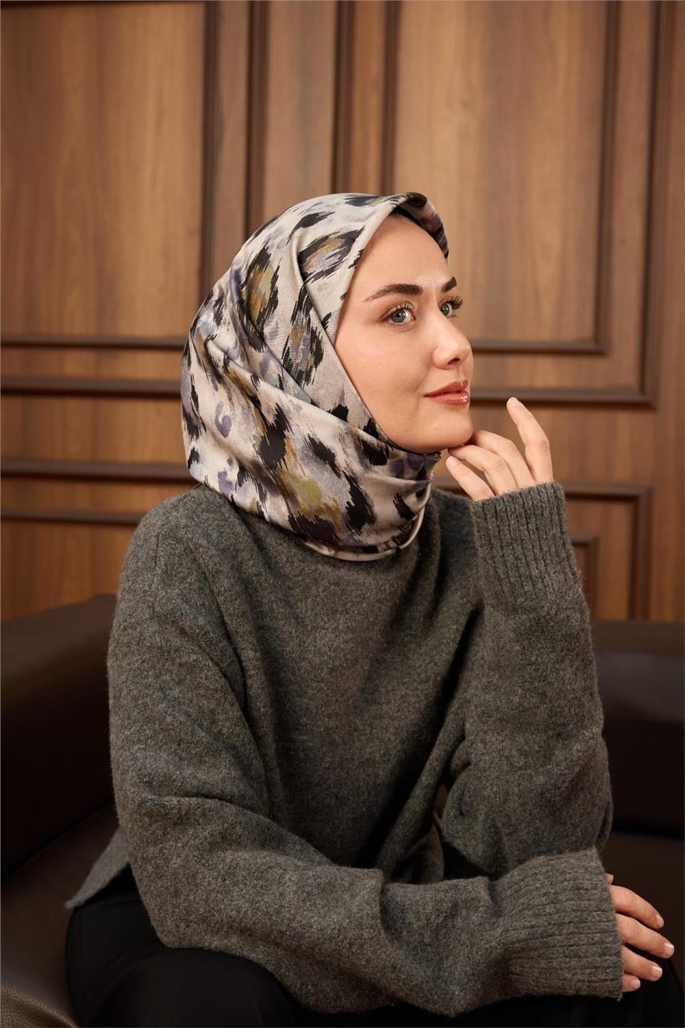 Twill İpek Eşarp Siyah-Füme Soyut Desenli Tok Duruşlu 90x90