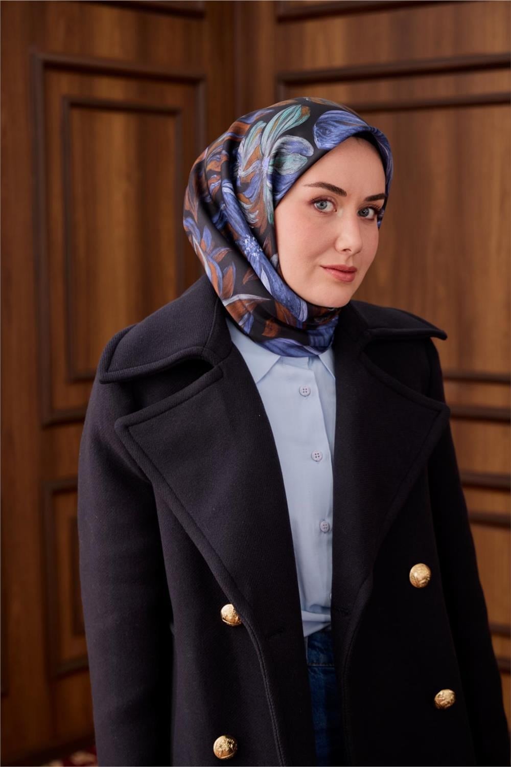 Twill İpek Eşarp Siyah-Kahverengi Yaprak Desenli Tok Duruşlu 90x90